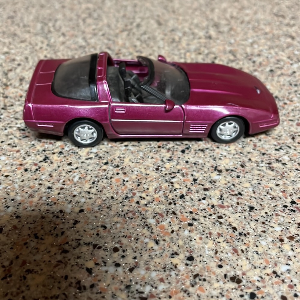 VTG 1993 Maisto Diecast 1:38 Scale Purple Chevy Corvette ZR-1
